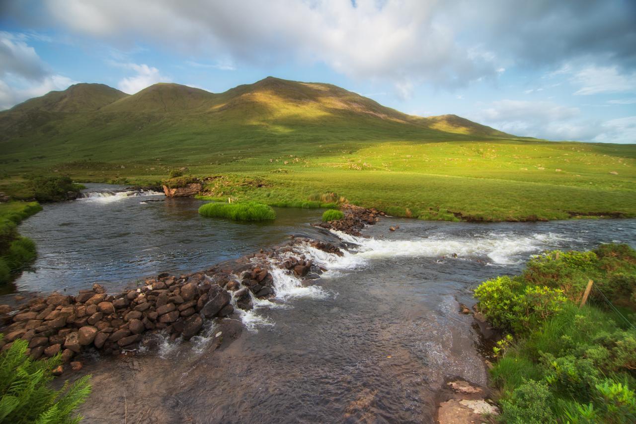 Wild Atlantic Hostel Leenaun Extérieur photo