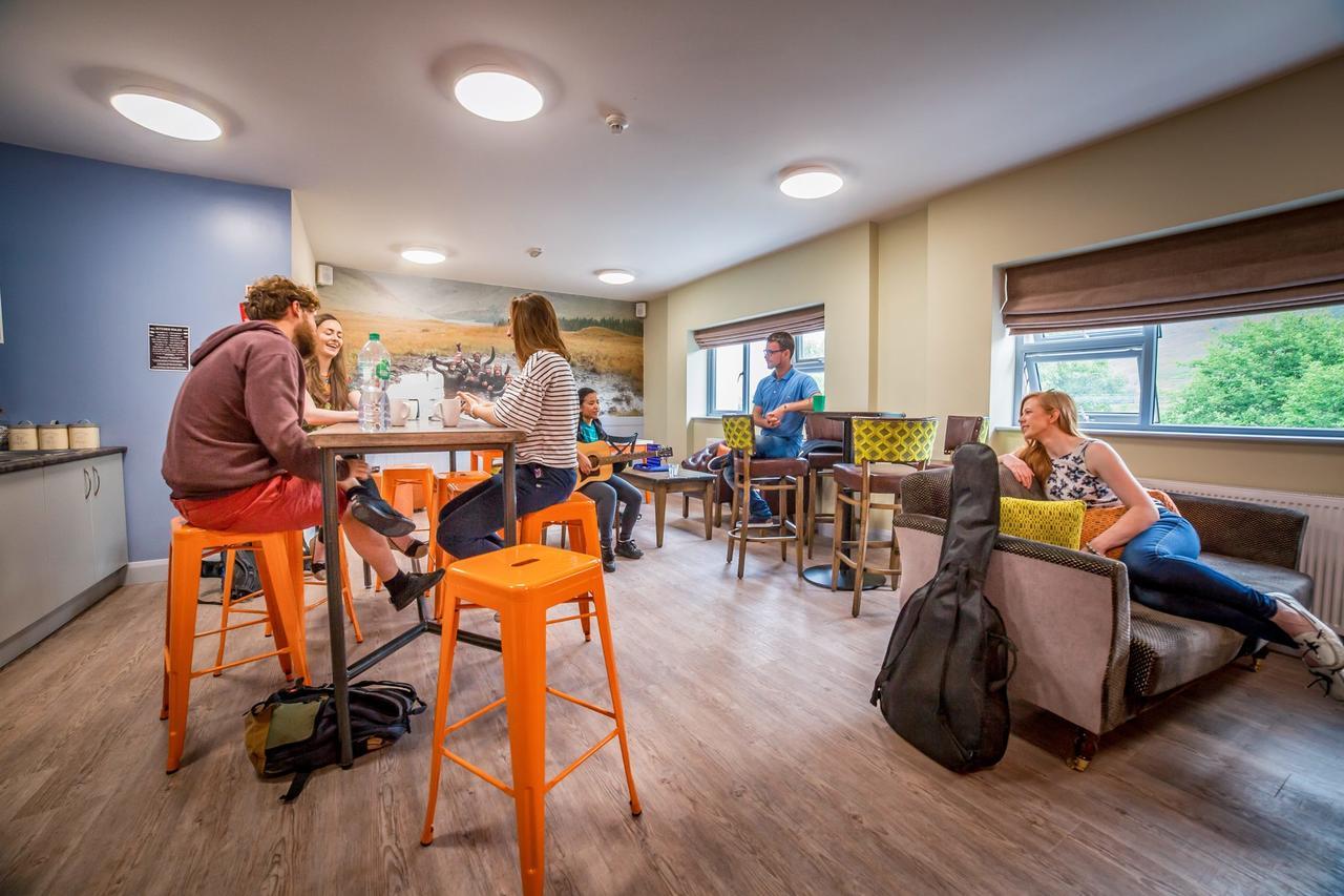 Wild Atlantic Hostel Leenaun Extérieur photo