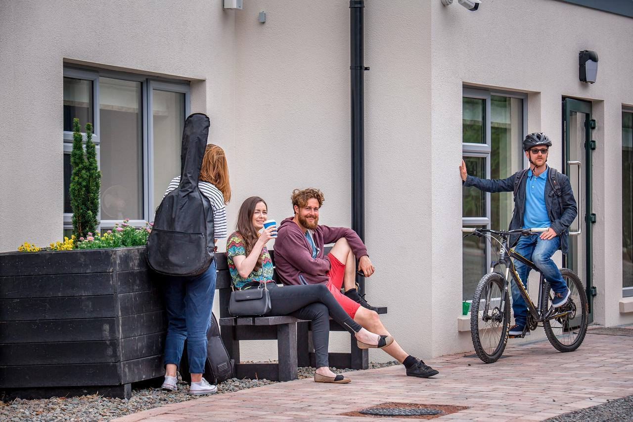 Wild Atlantic Hostel Leenaun Extérieur photo